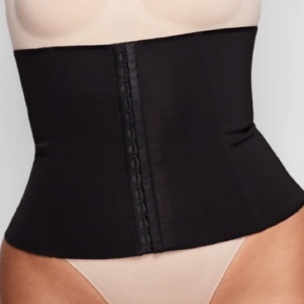 SKIMS Onyx Waist Trainer BRAND NEW